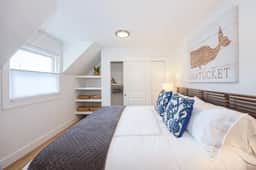 Nantucket Penthouse - walk to restaurants, beaches, activies & so much more