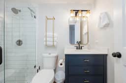 Bright and airy beach vacation spot- perfect for families and ocean views