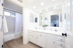 Oceanview Beach Home – Walk to Beach, Trails, Food, Family Activities