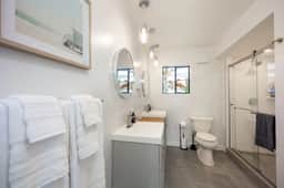 The Coastal Retreat, Scenic Harbor, Ocean Views, Walk to Beach, Restaurants