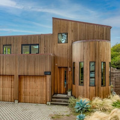 Modern indoor-outdoor living w/Hot Tub – Walk to Beaches & Mountain Trails