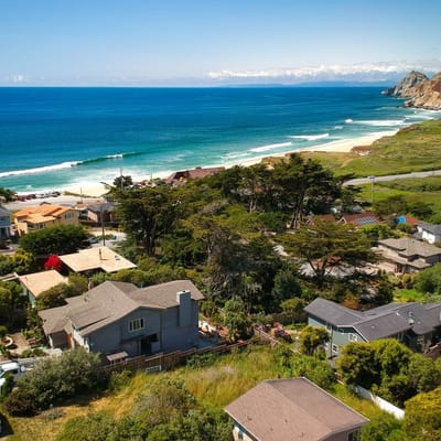Stunning Oceanview Coastal Home – Beach, Trails, Family Activities