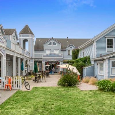 Montara Penthouse — Elevated Comfort Above Downtown Half Moon Bay