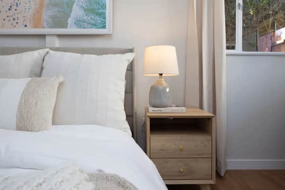 Private Cottage House - Walk to Beaches, Harbor,Food, Trials, so much more