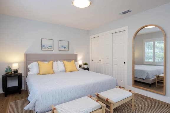 Bright and airy beach vacation spot- perfect for families and ocean views
