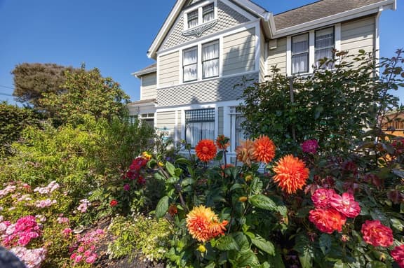 Nantucket Penthouse - walk to restaurants, beaches, activies & so much more
